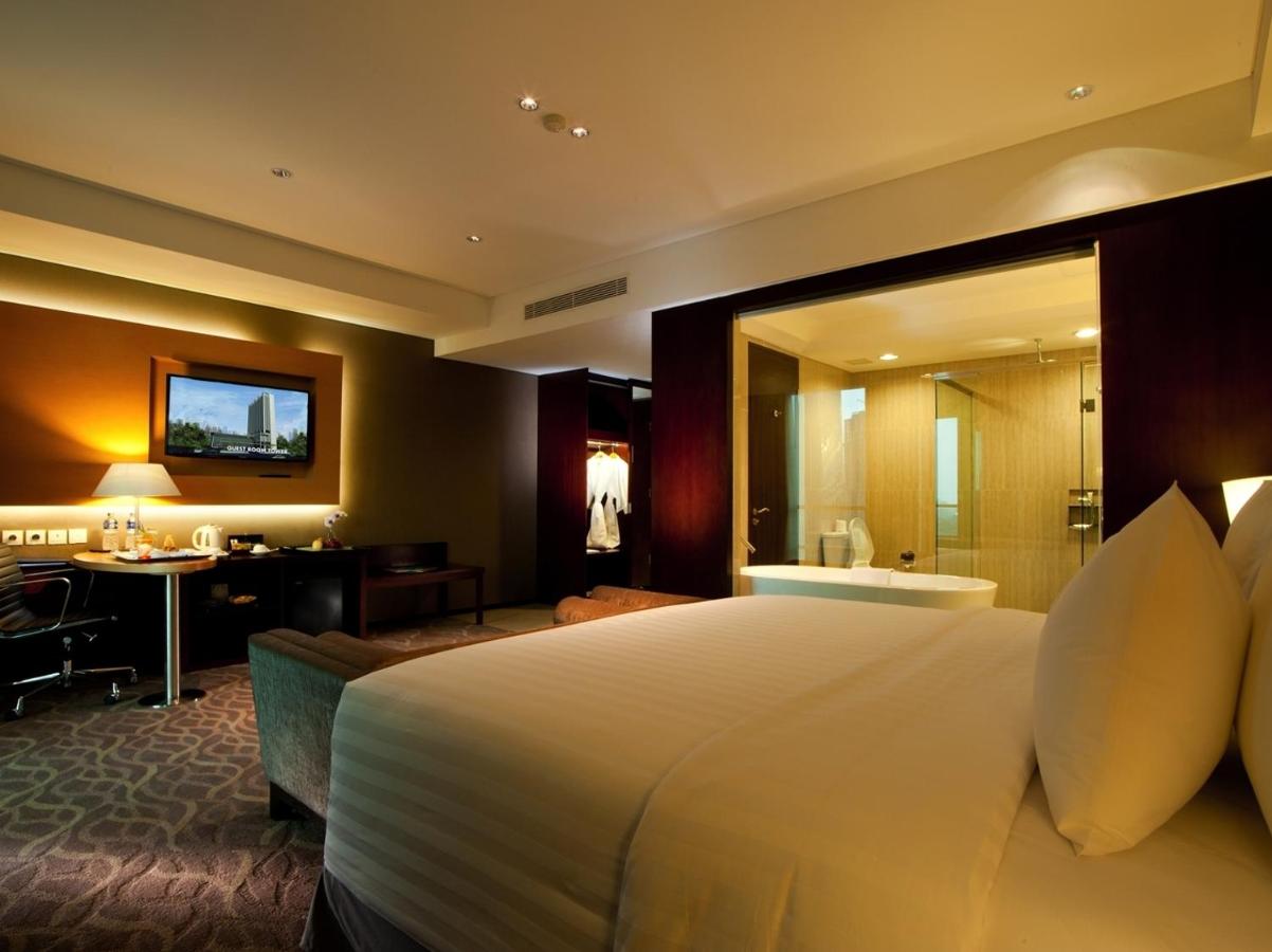 JS Luwansa Hotel & Convention Center