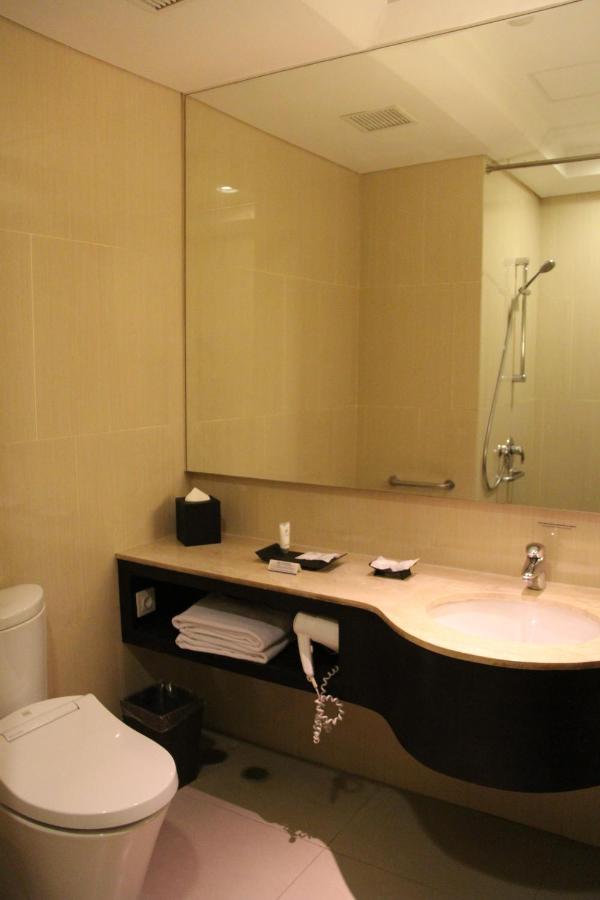 JS Luwansa Hotel & Convention Center