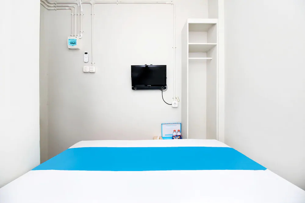 Kamar Keluarga Duri Kosambi II by Airy Rooms