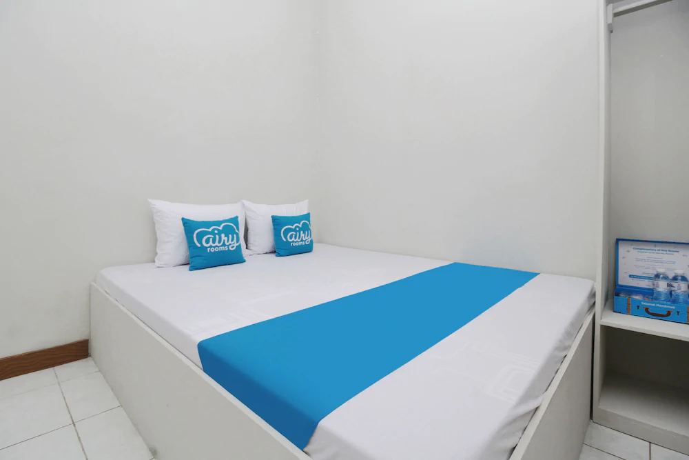 Kantorpos by Airy Rooms