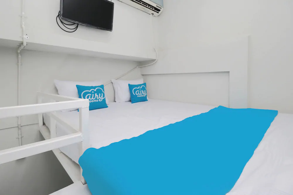 Kantorpos by Airy Rooms