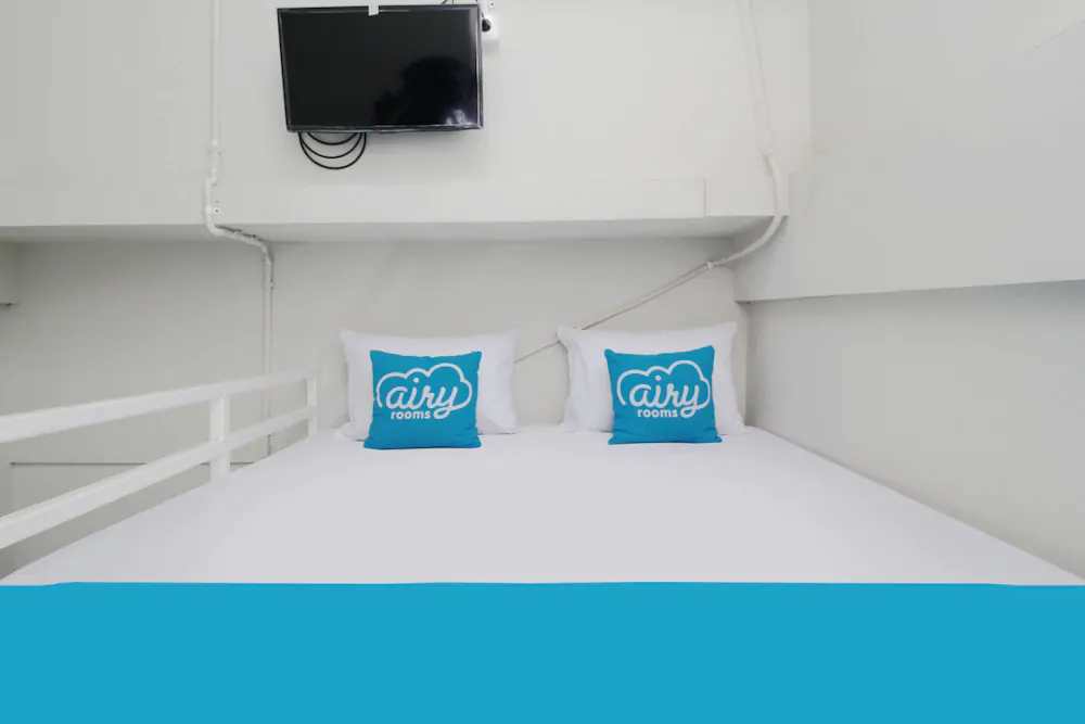 Kantorpos by Airy Rooms