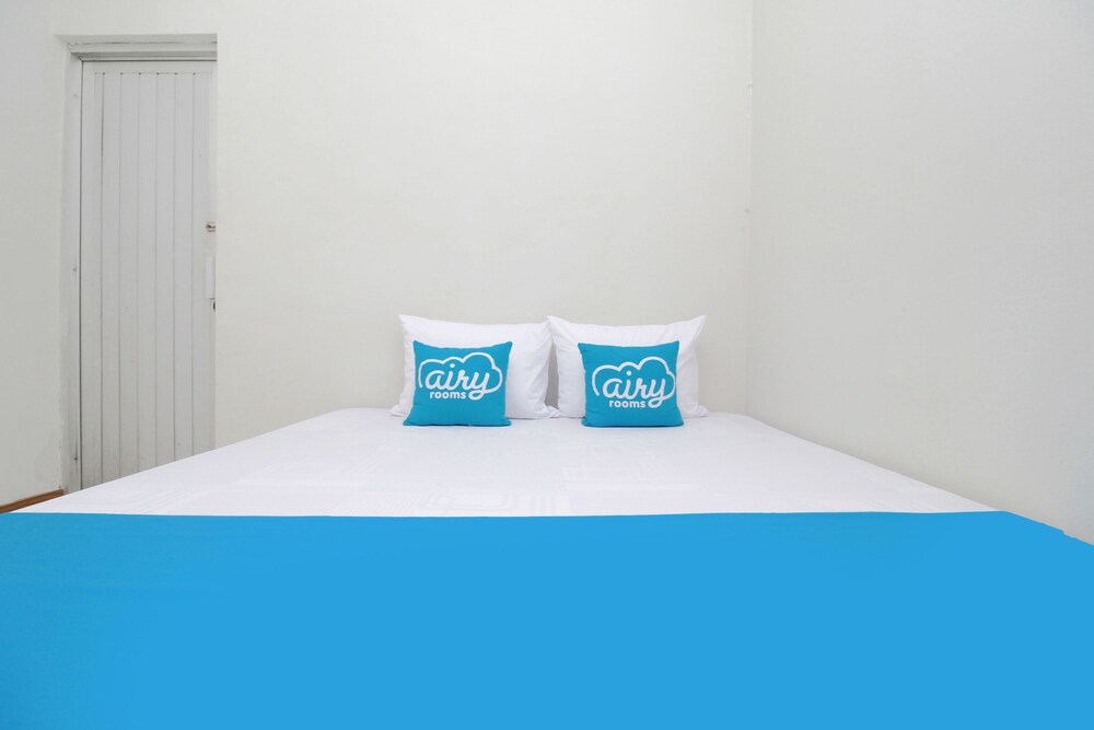 Kantorpos by Airy Rooms