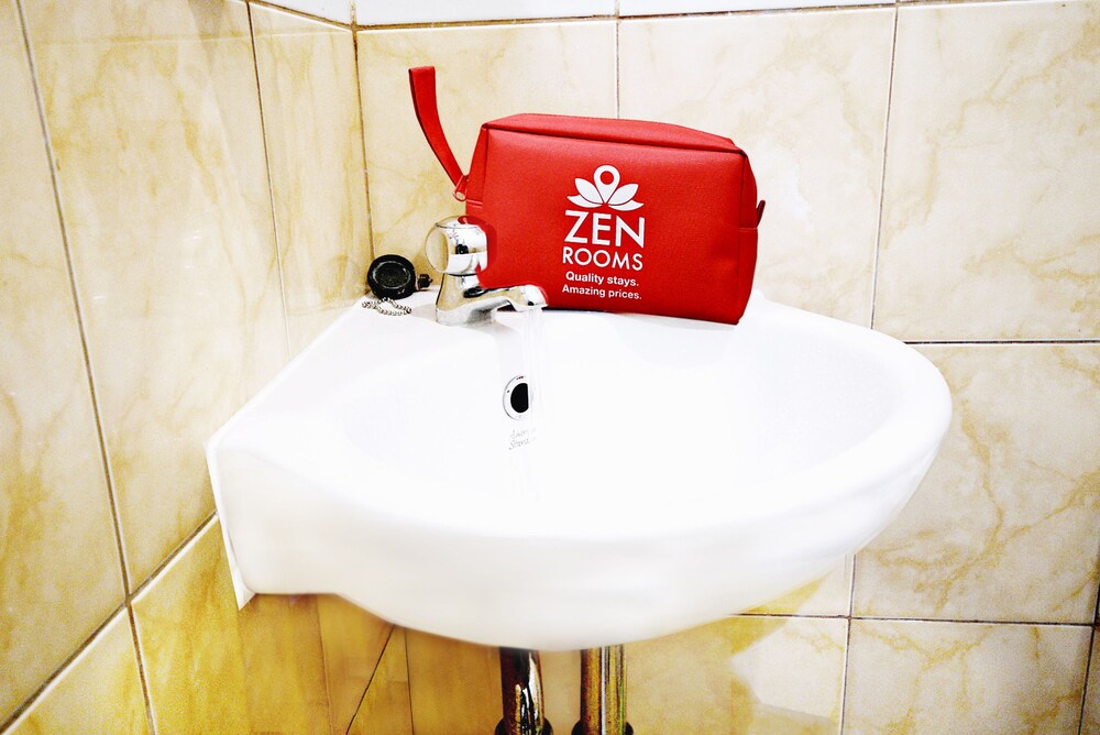 Kanto's Guest House by ZEN Rooms