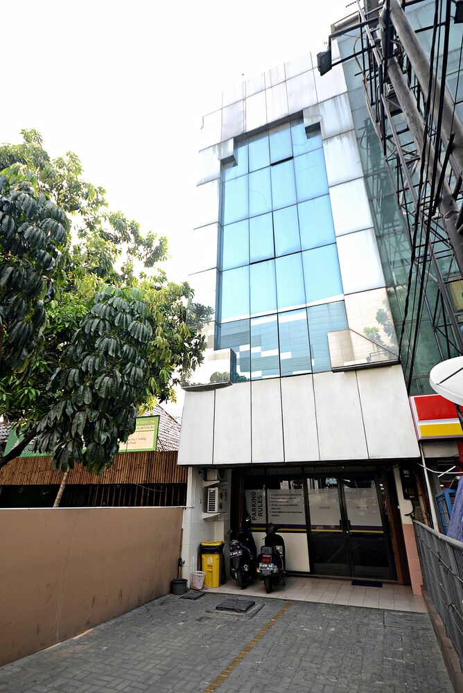 Kanto's Guest House by ZEN Rooms