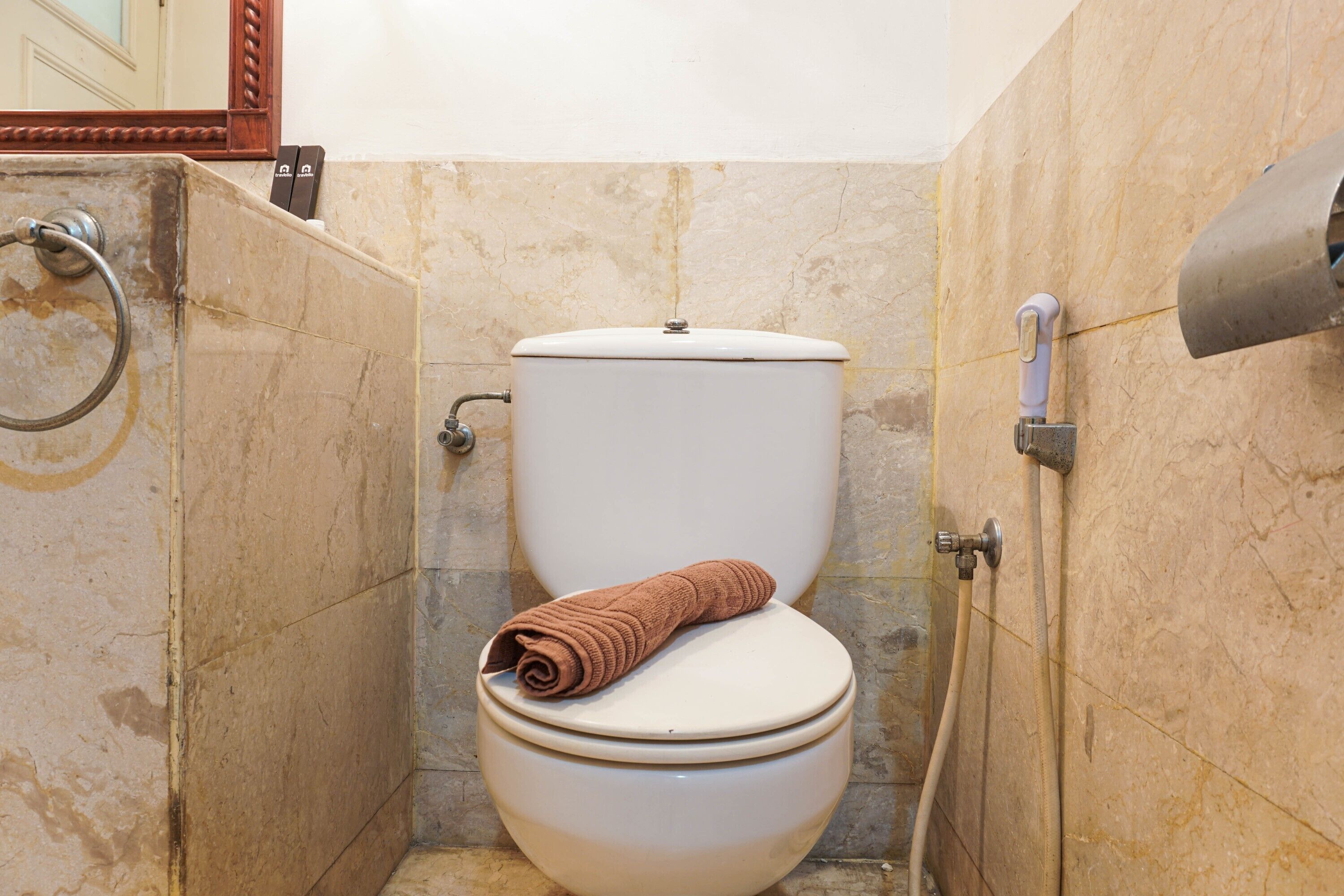 Kedoya Elok Apartment