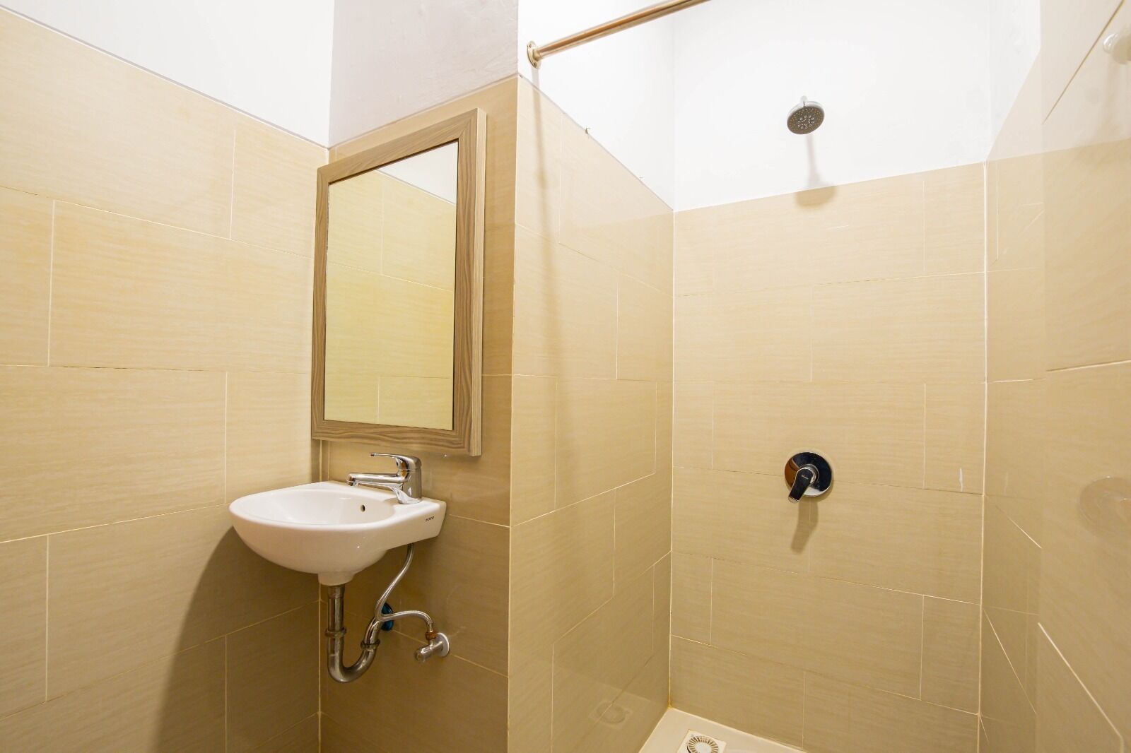 Kelowna Dwiwarna Residence