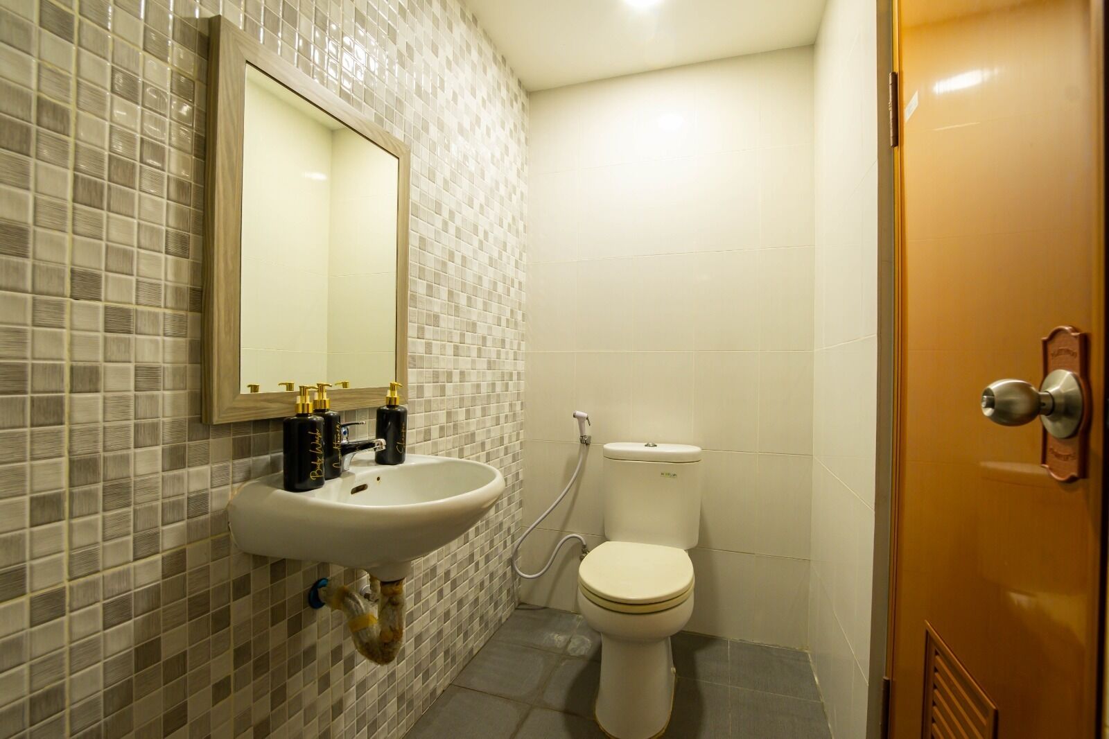 Kelowna Dwiwarna Residence