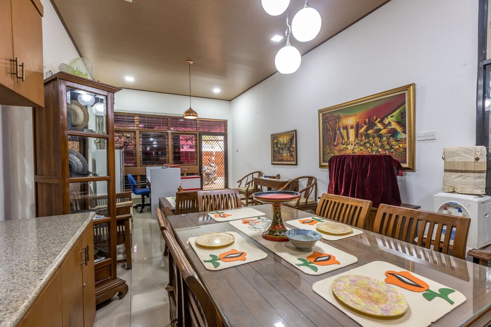 Kost Arie 1 by OYO Rooms