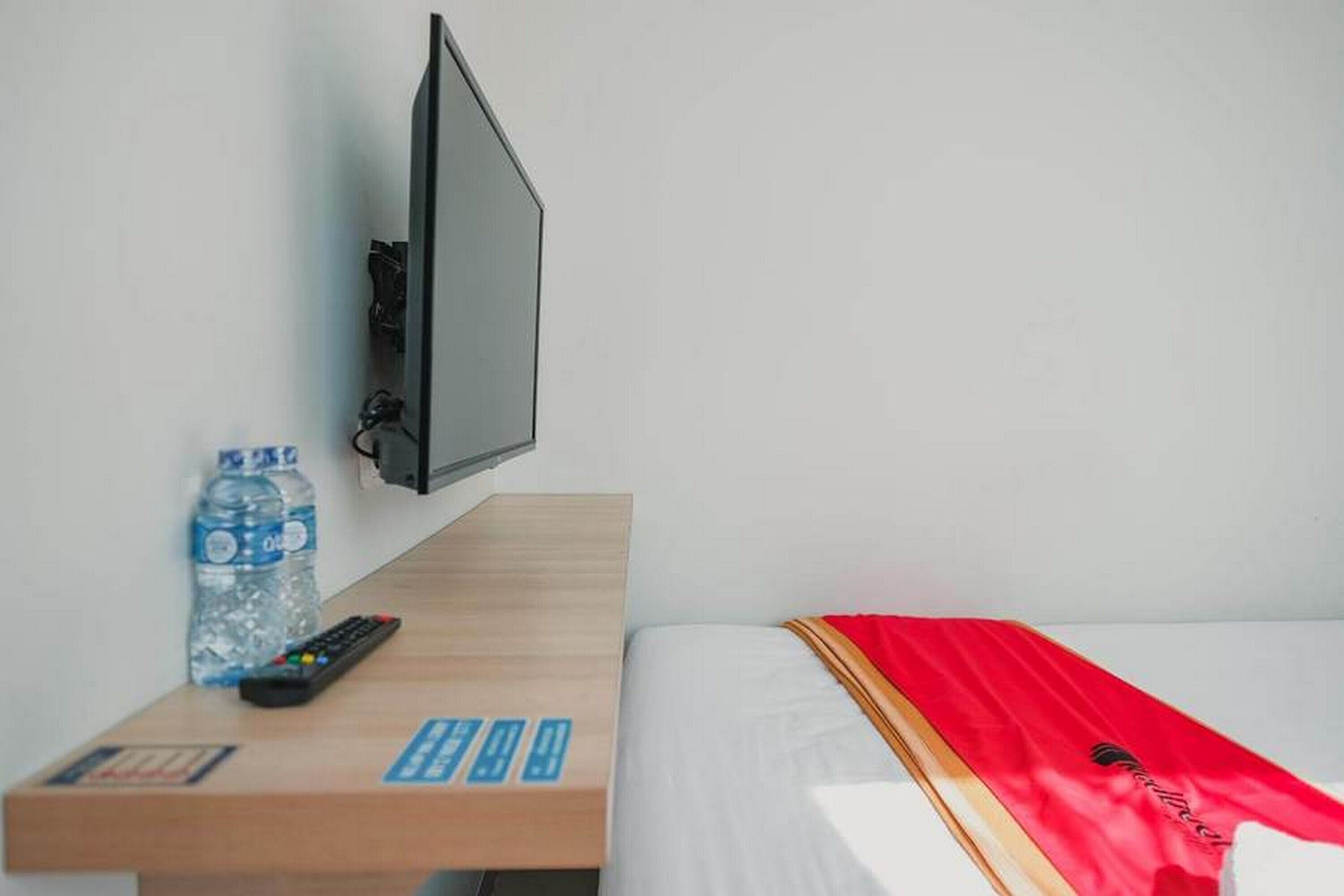 Kost M25 Hostel by Reddoorz