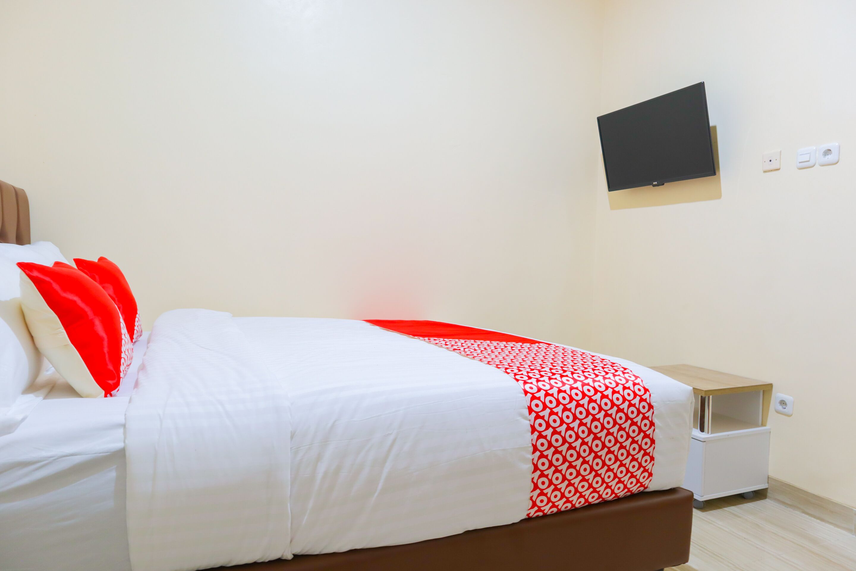 Kr Bulan by OYO Rooms