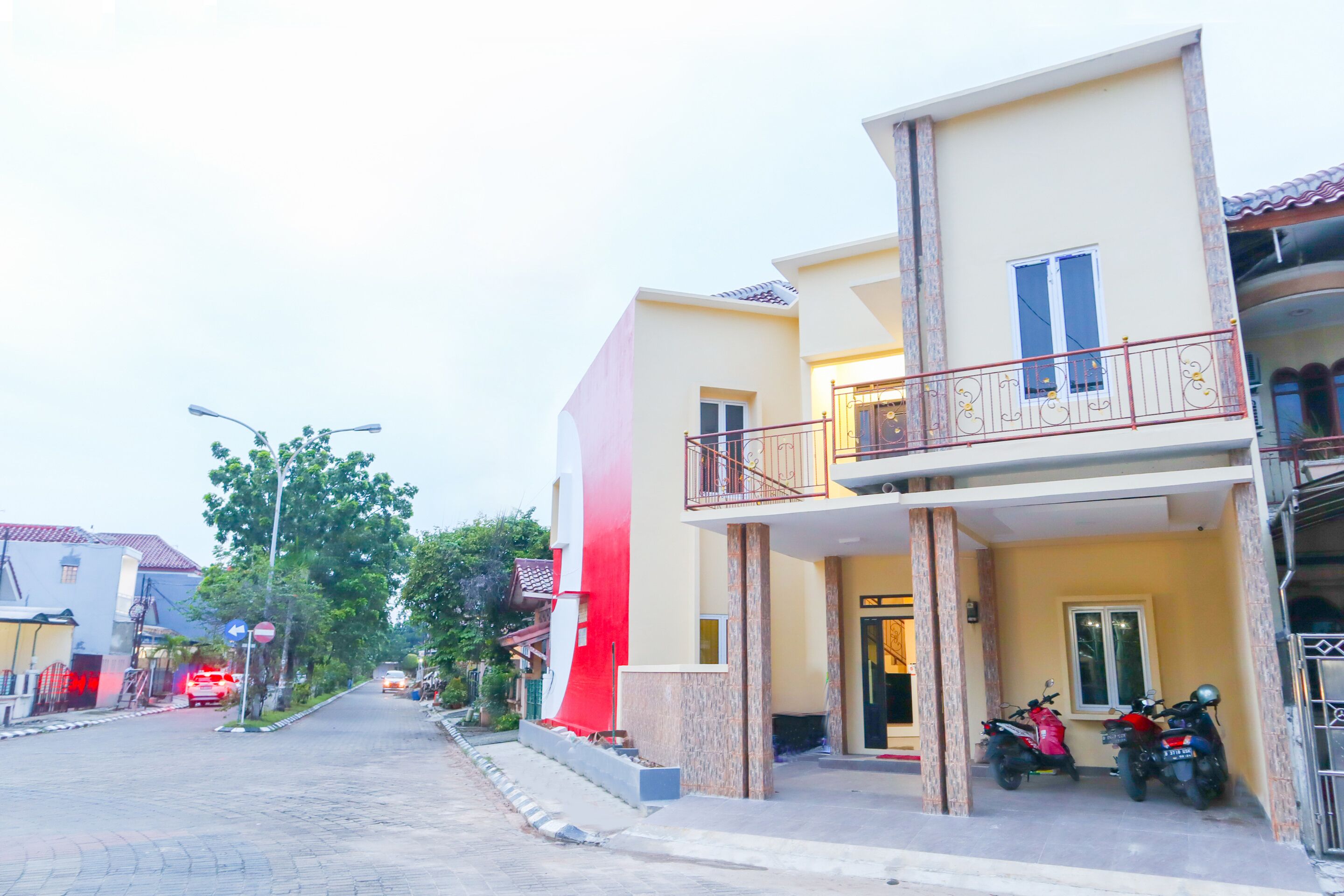 Kr Bulan by OYO Rooms