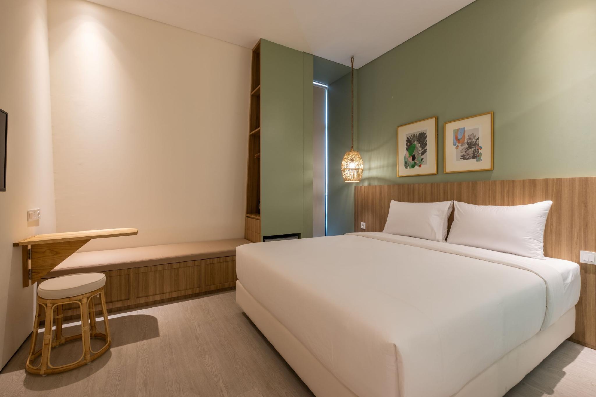 La Boheme Rooms and Coffee