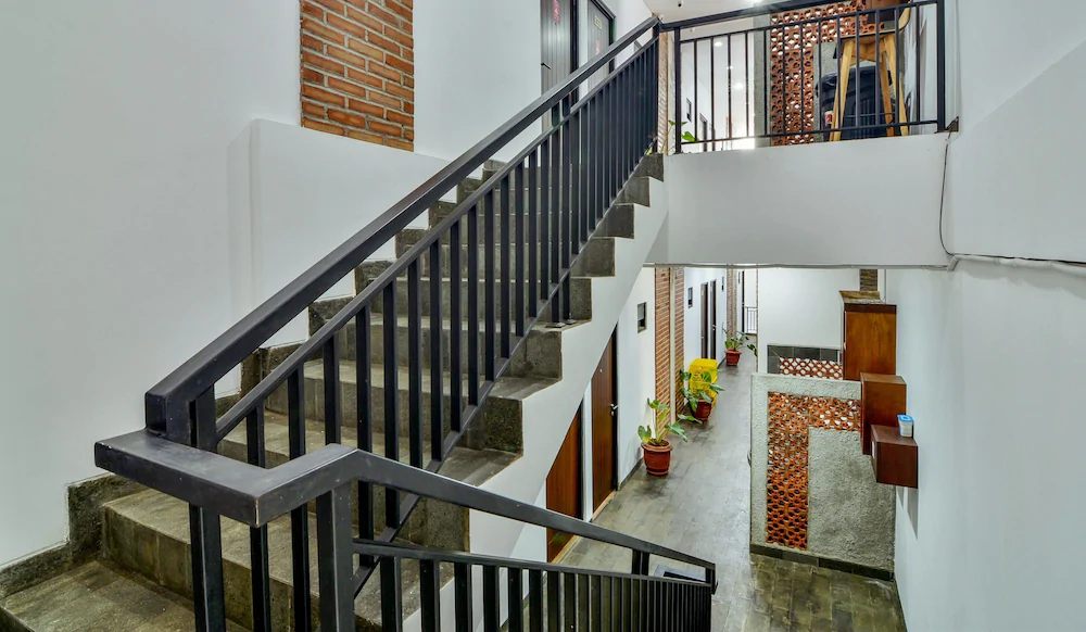 Legacy Residence by ZEN Rooms