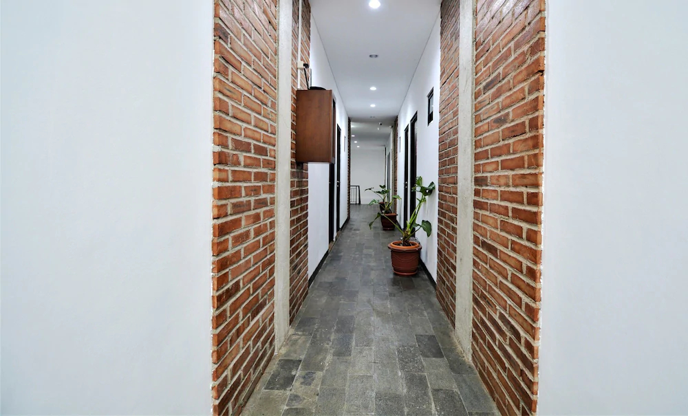 Legacy Residence by ZEN Rooms