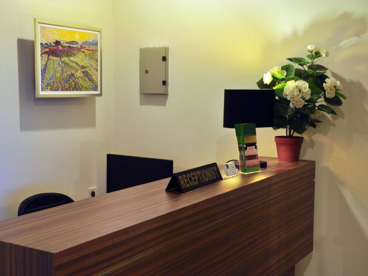 LeGreen Suite Gatot Subroto