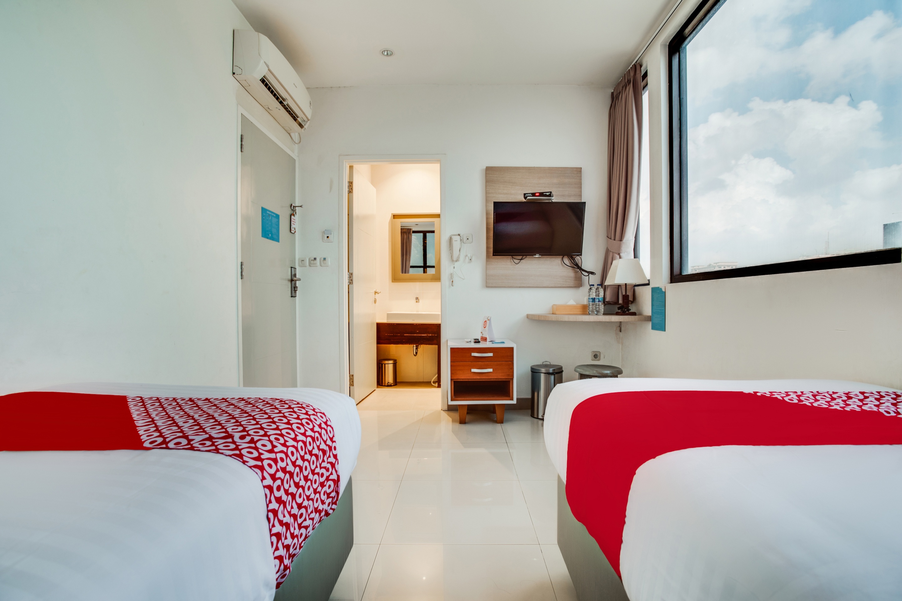 Liv Hotel by OYO Rooms