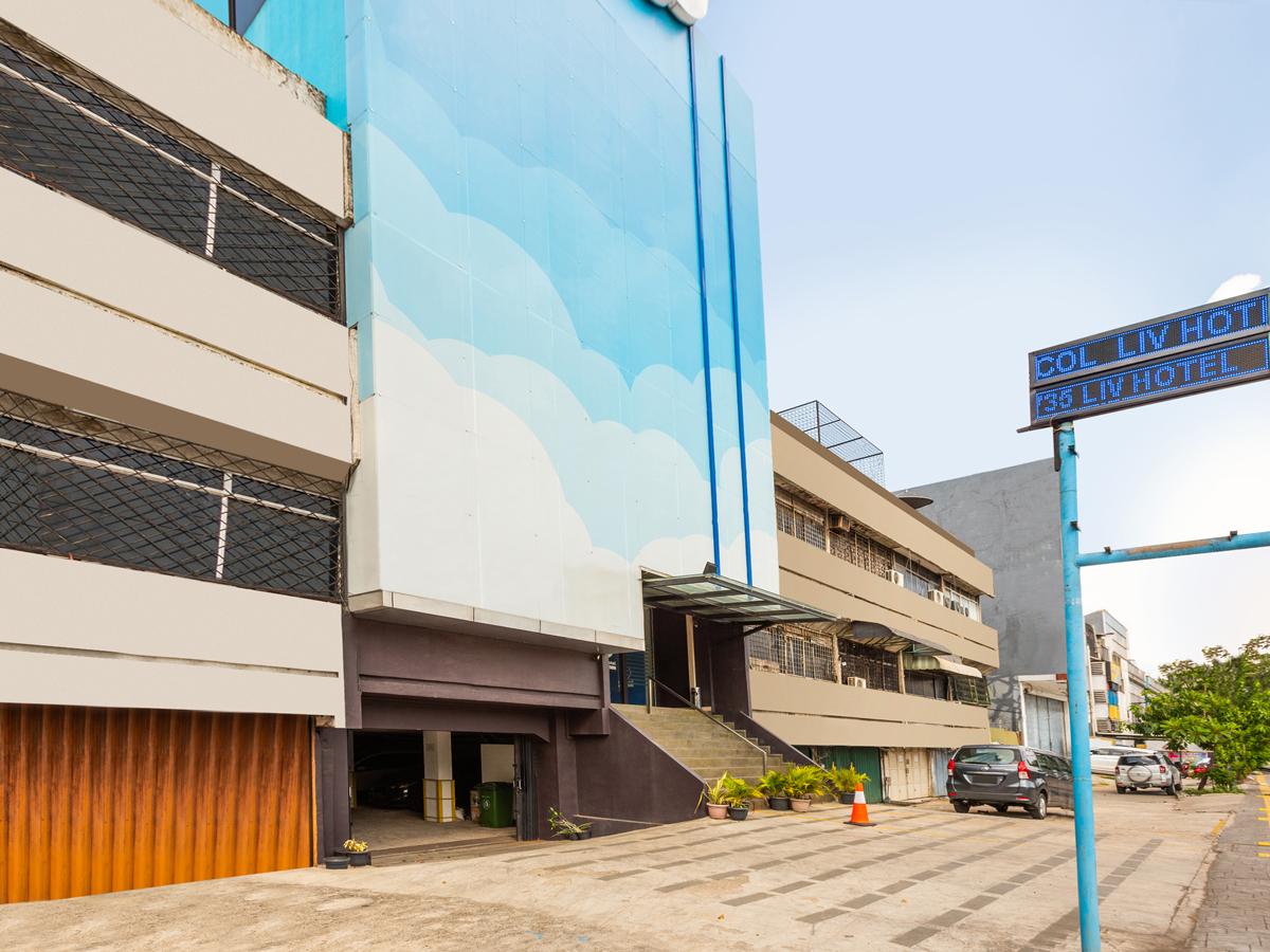 Liv Hotel by OYO Rooms