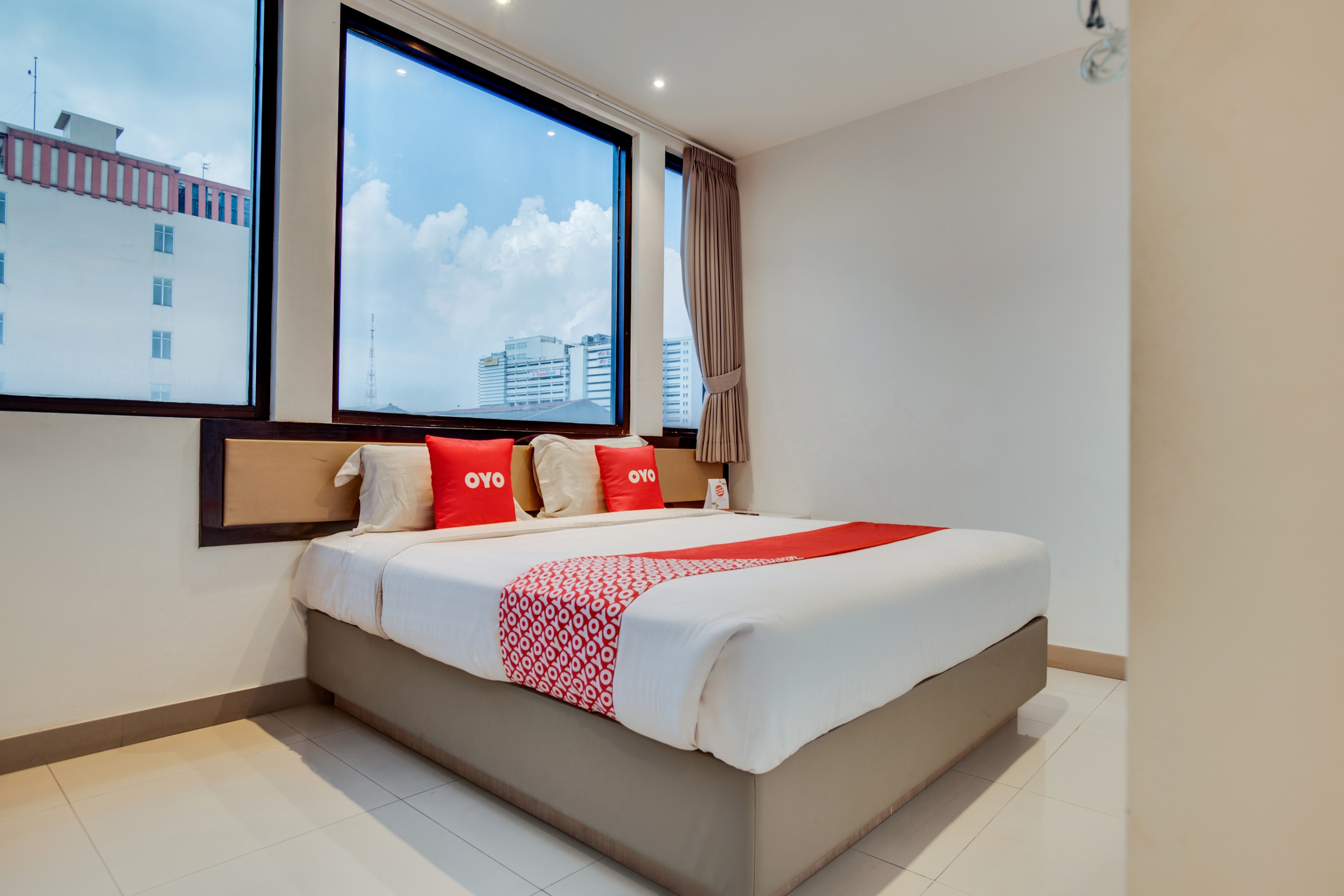 Liv Hotel by OYO Rooms
