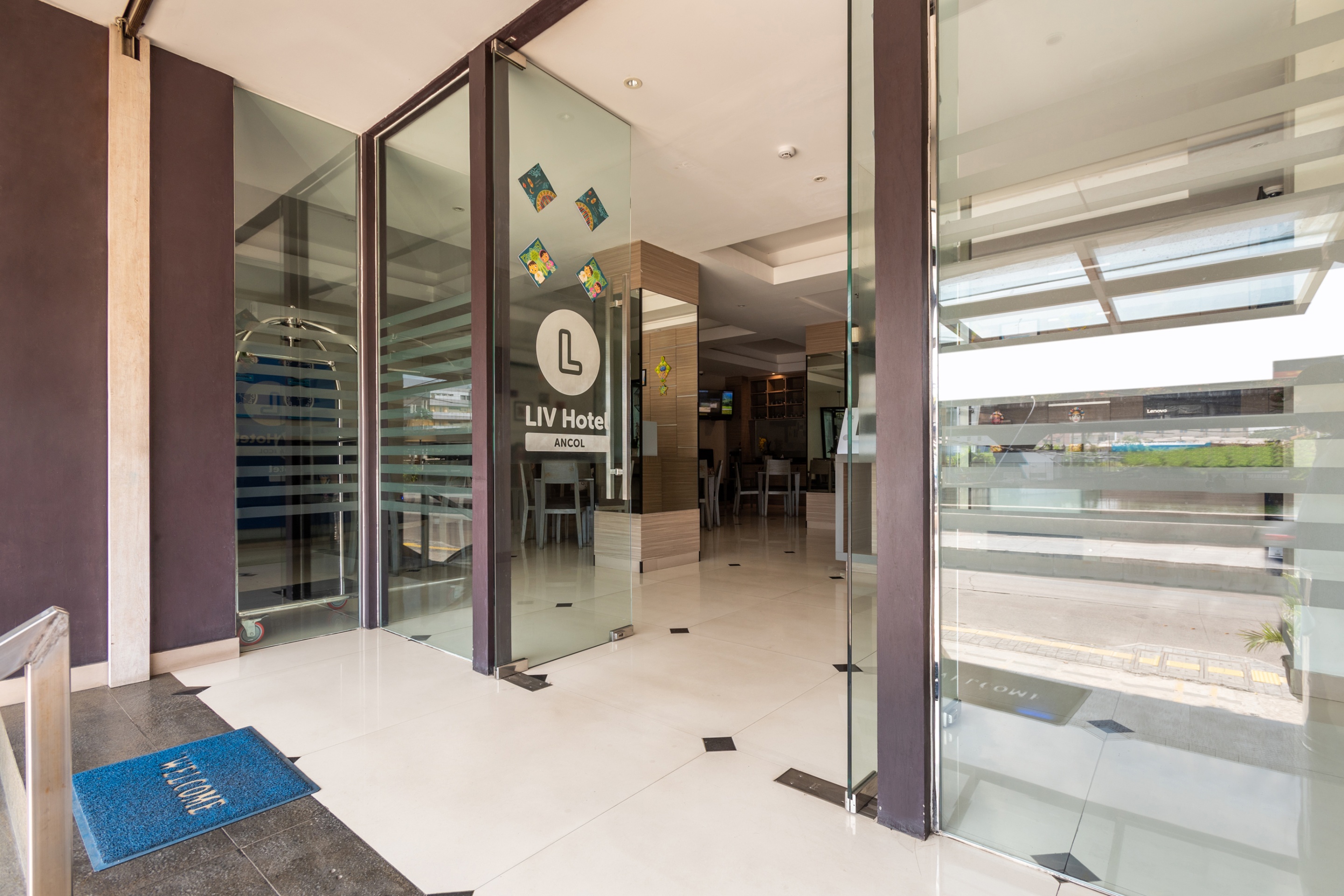 Liv Hotel by OYO Rooms