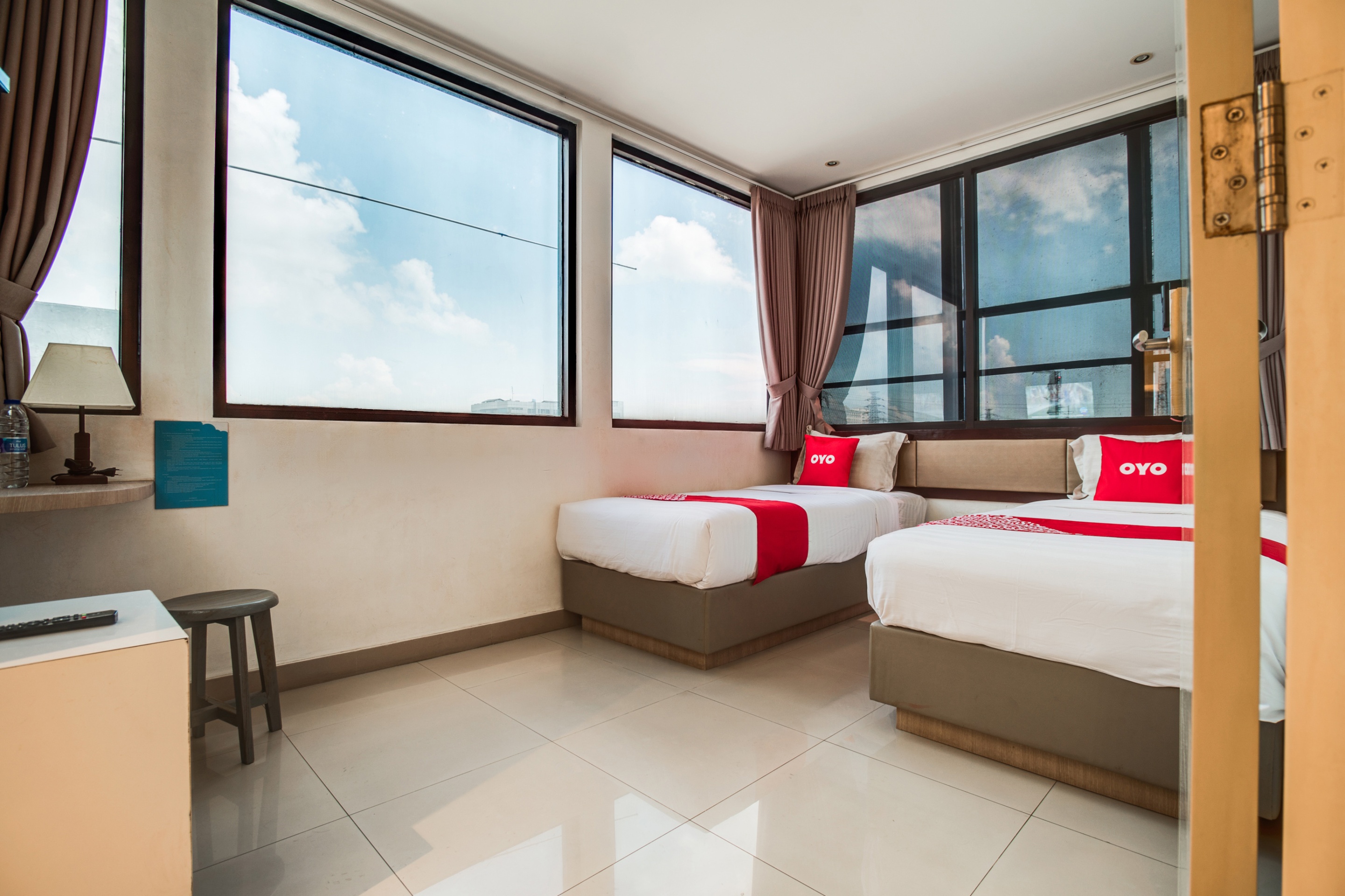 Liv Hotel by OYO Rooms