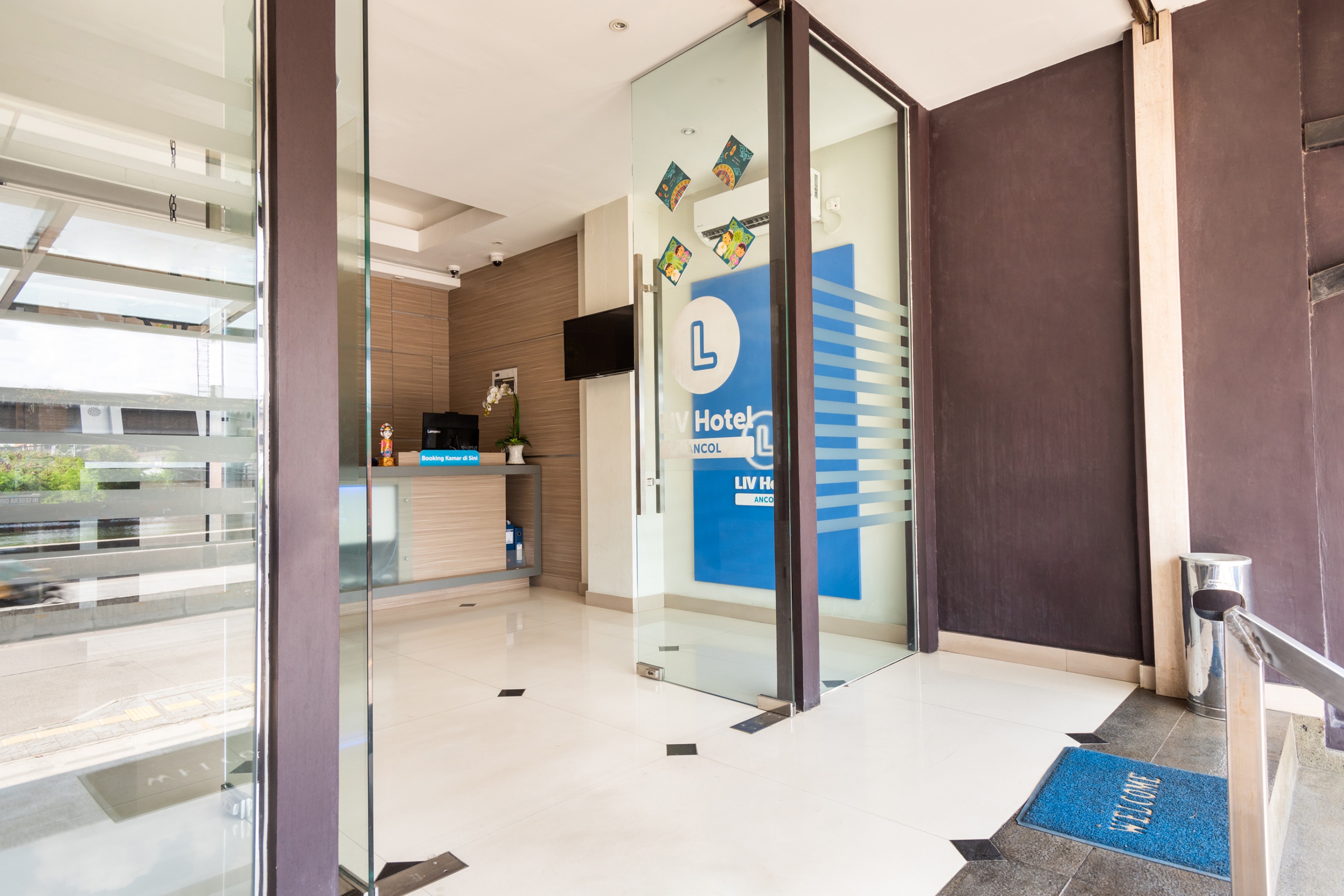 Liv Hotel by OYO Rooms