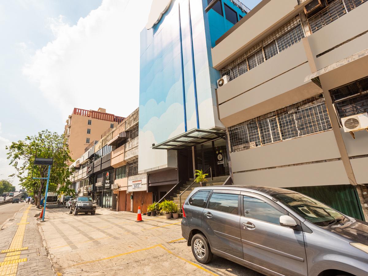 Liv Hotel by OYO Rooms