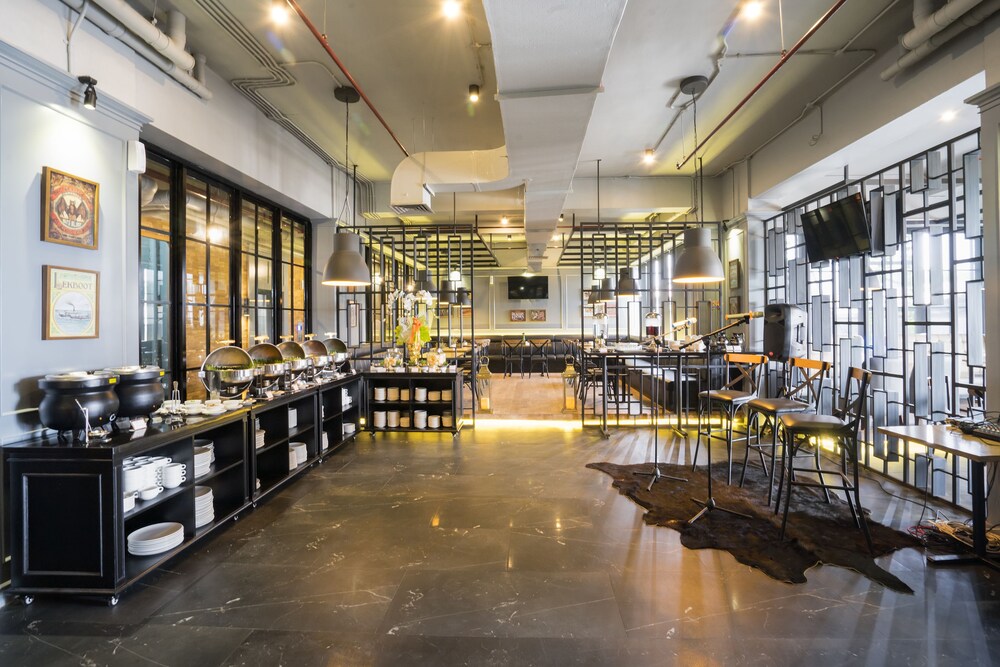 Maple Hotel Grogol Jakarta