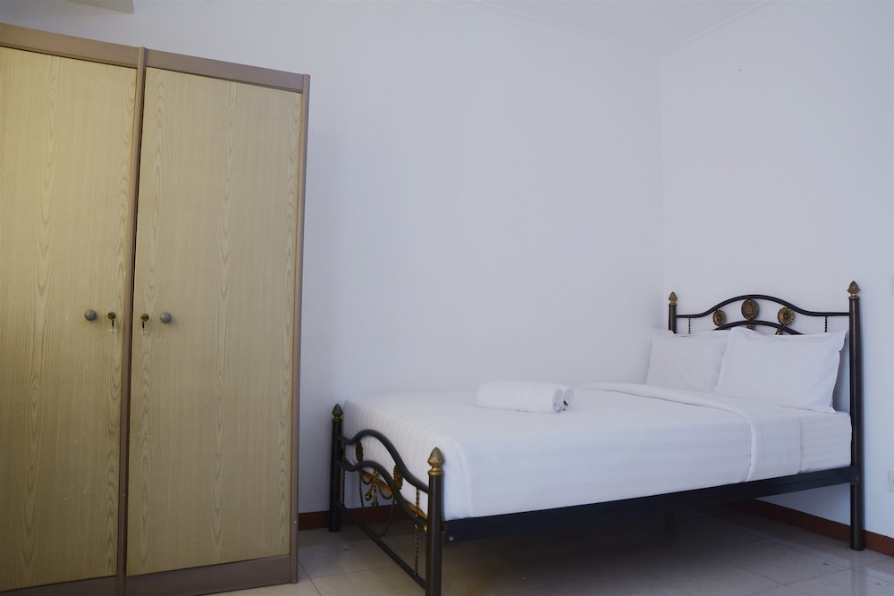 Maple Park Apartment