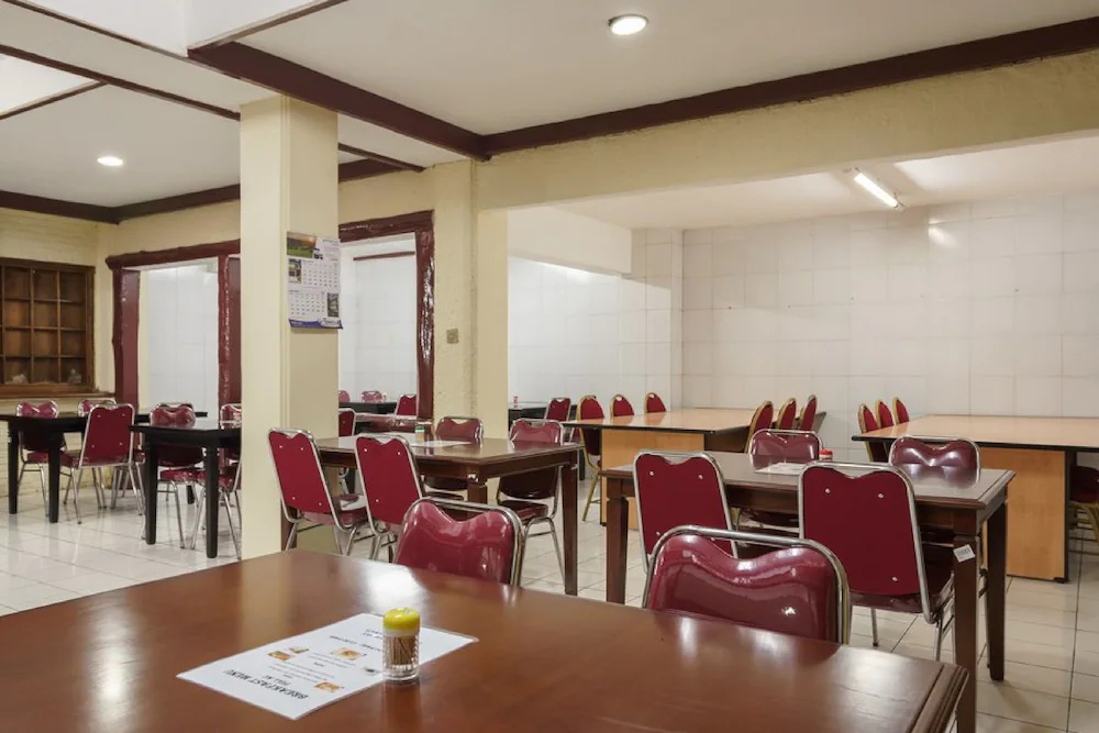 Margot Hotel by RedDoorz