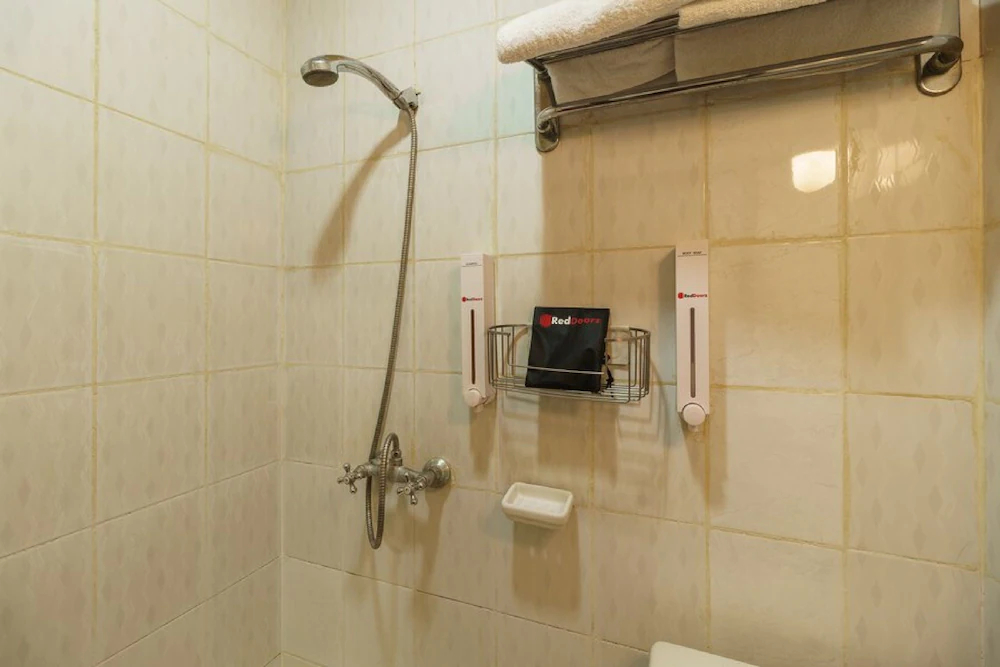 Margot Hotel by RedDoorz