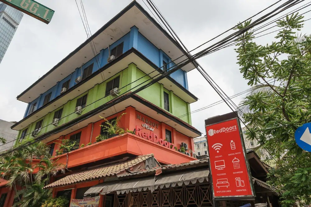 Margot Hotel by RedDoorz