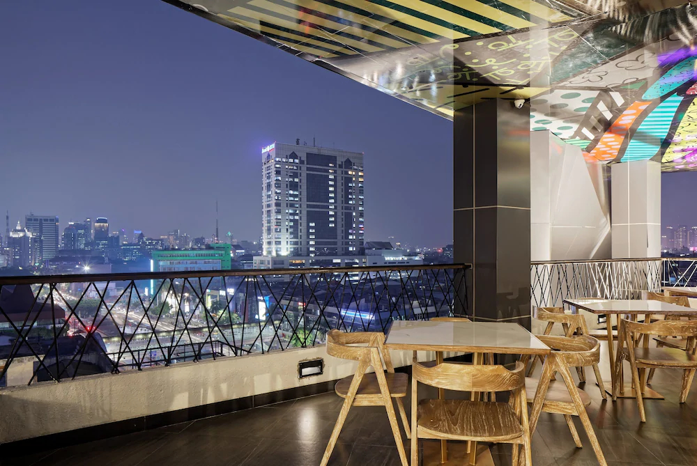 MaxOneHotels.com At Platinum Hayam Wuruk Jakarta