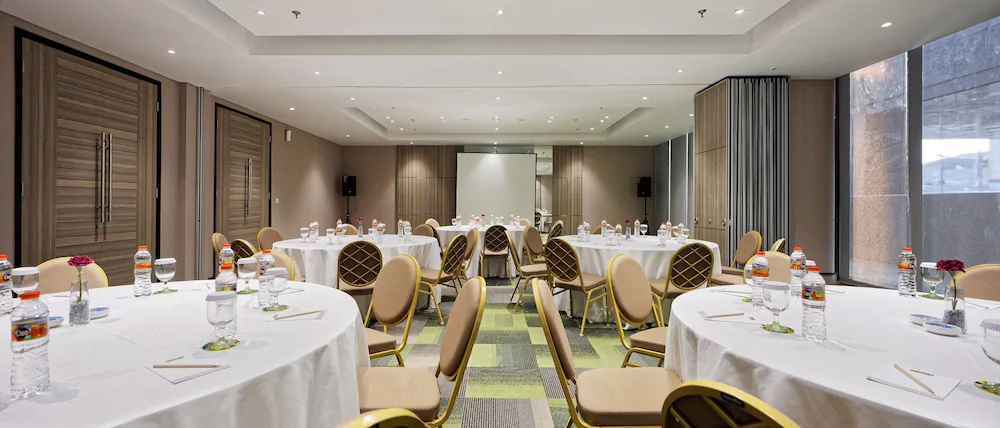 MaxOneHotels.com At Platinum Hayam Wuruk Jakarta