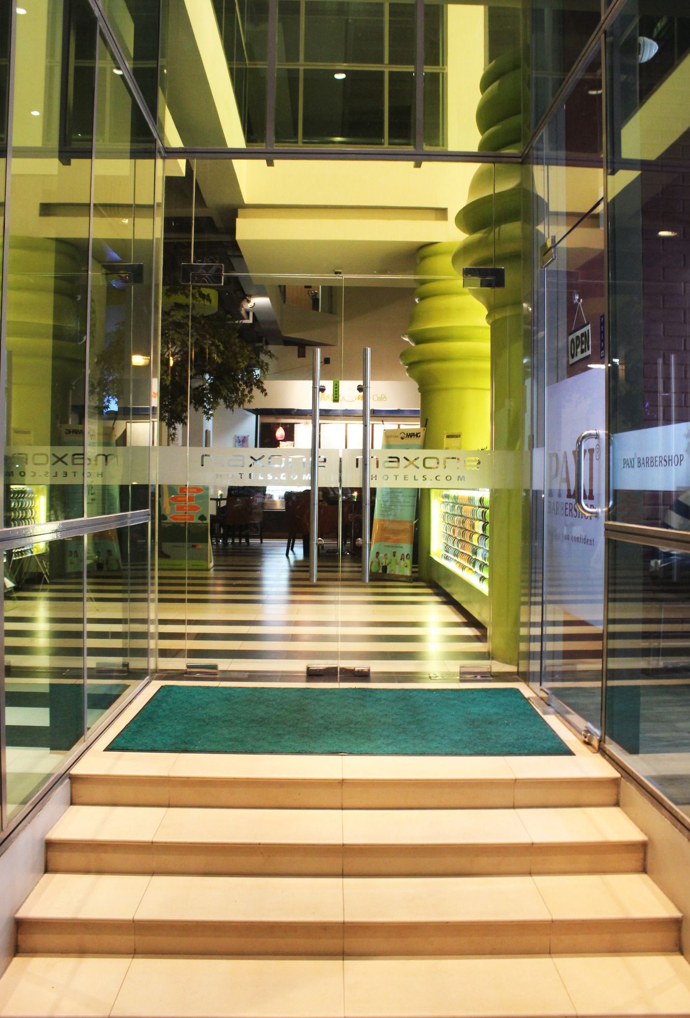 MaxOneHotels.com Sabang