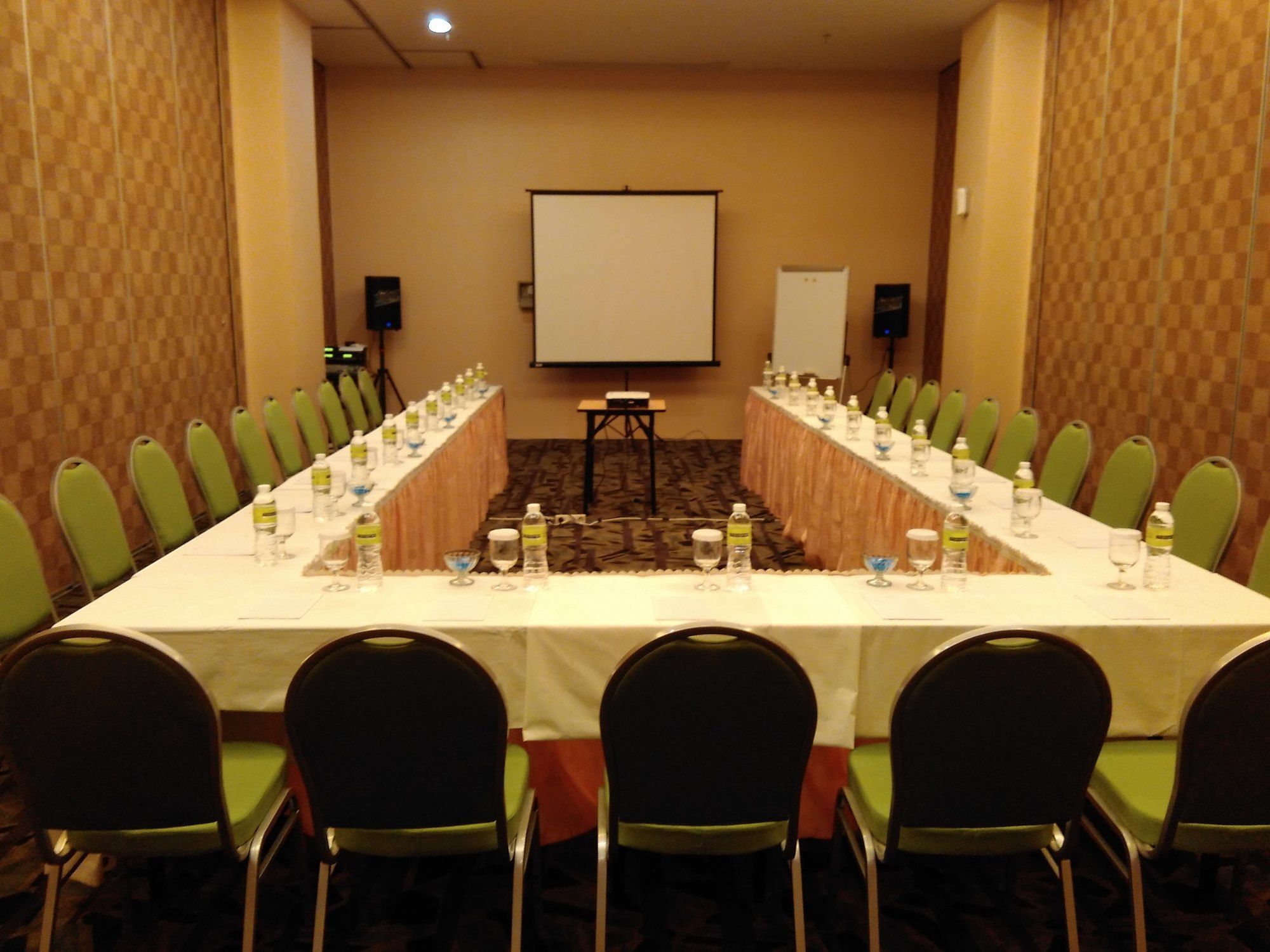 MaxOne Hotels A Pemuda