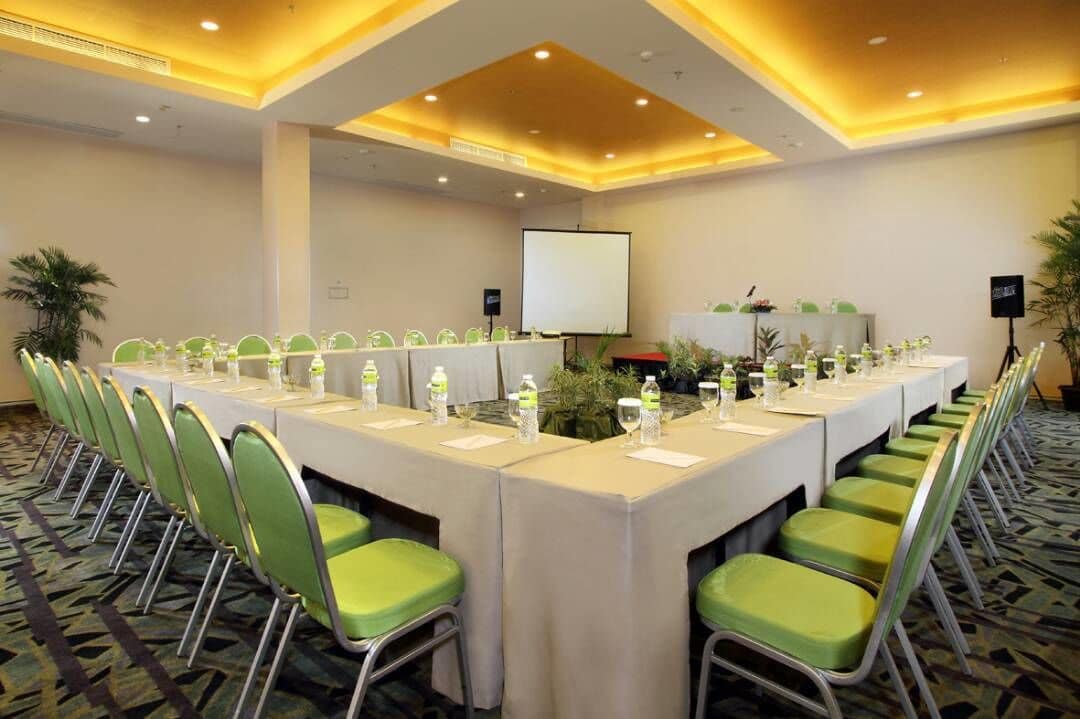 MaxOne Hotels A Pemuda