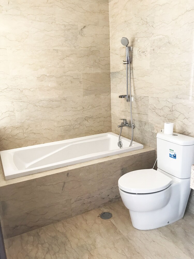 Menteng Park by Travelio