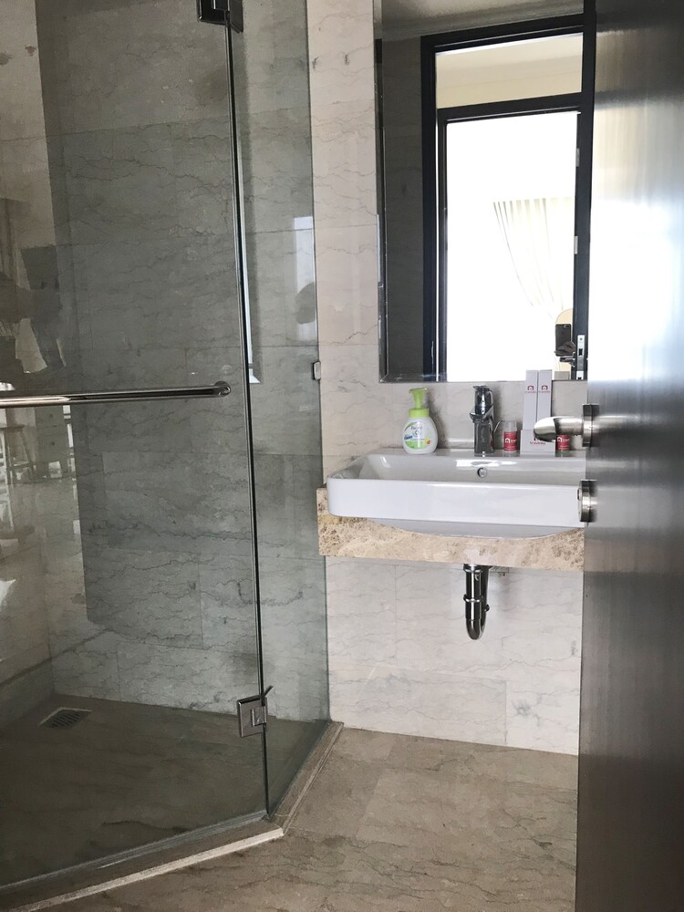 Menteng Park by Travelio