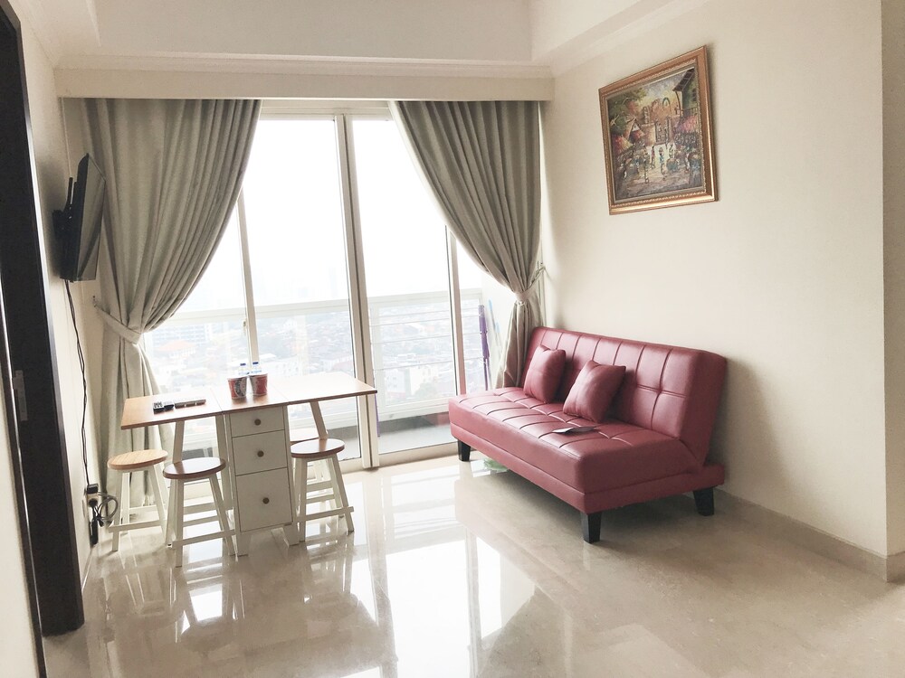 Menteng Park by Travelio