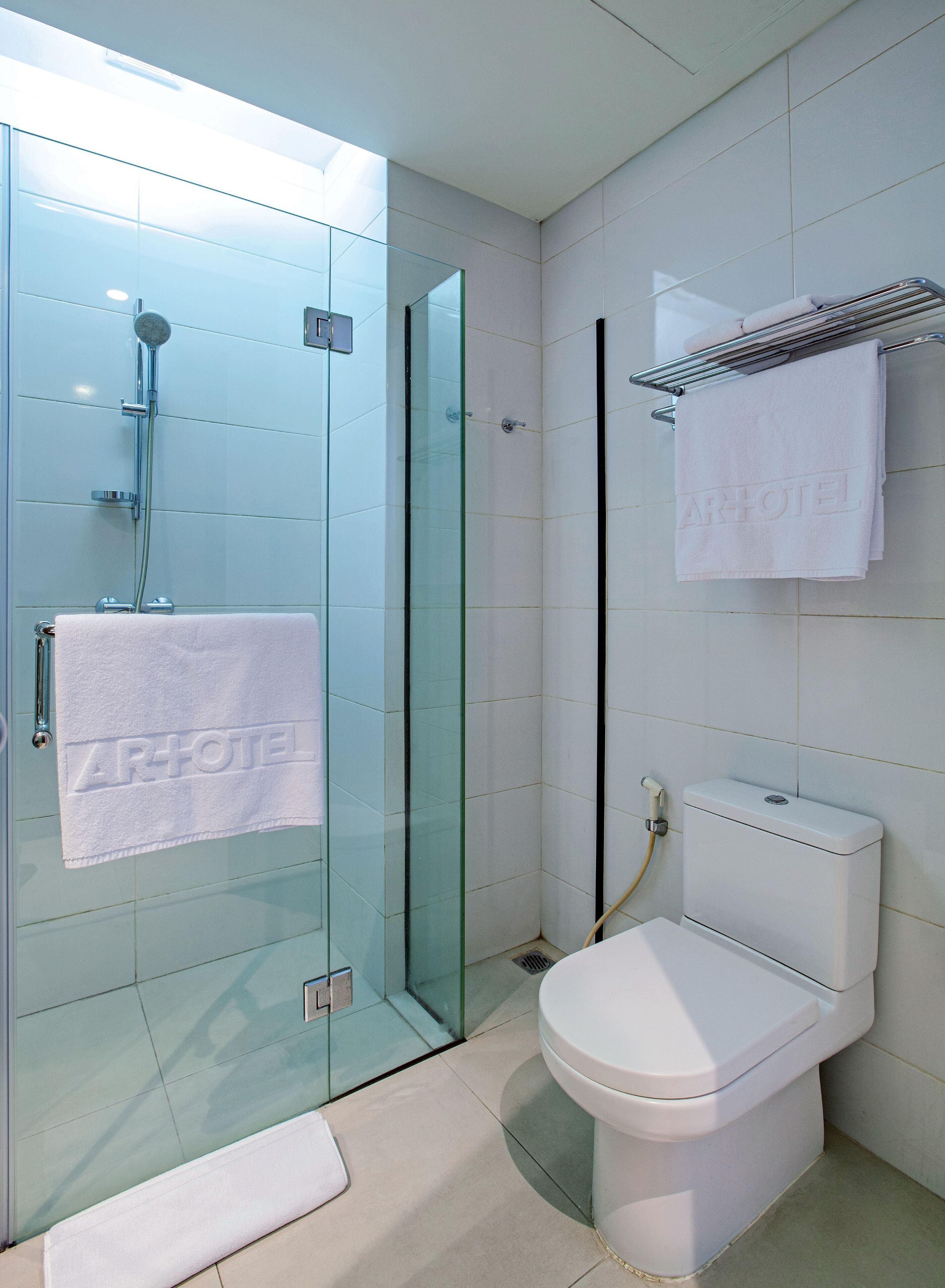 Miers Kuningan, Artotel Curated