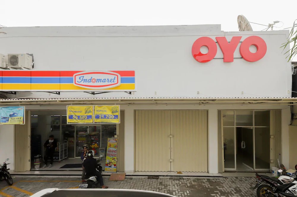 Mn One Residence by OYO Rooms