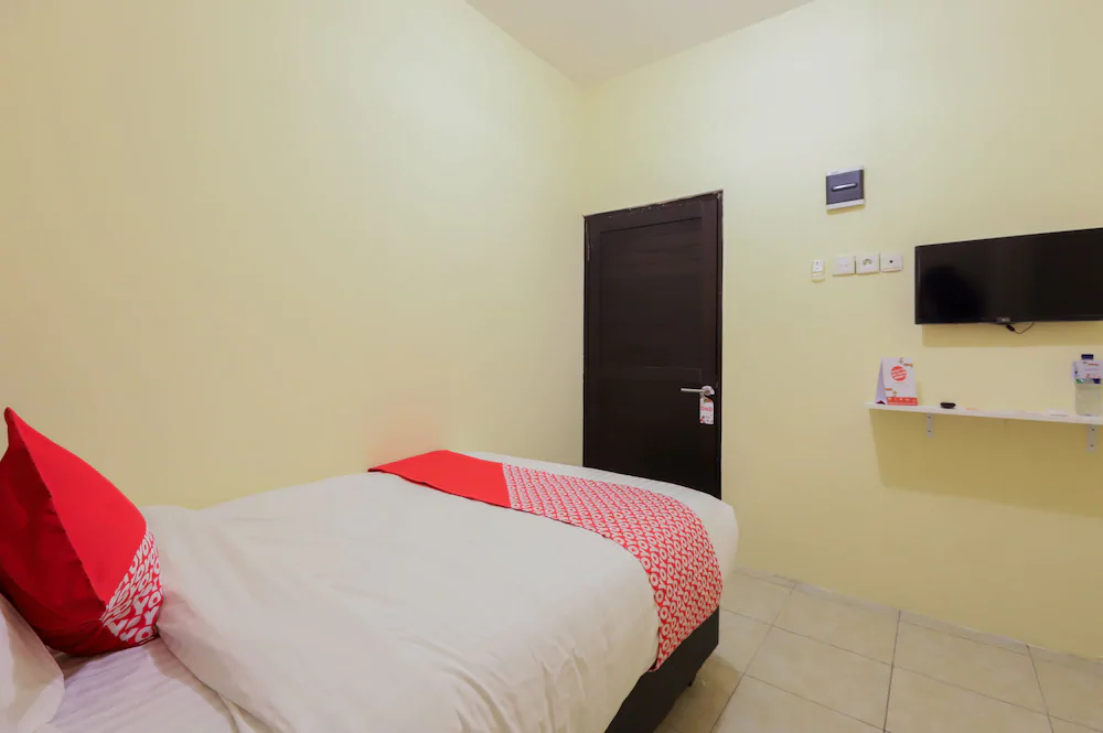 Mn One Residence by OYO Rooms