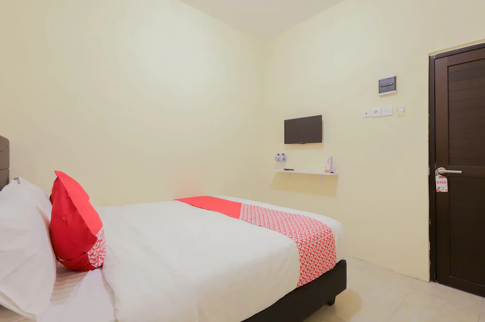 Mn One Residence by OYO Rooms