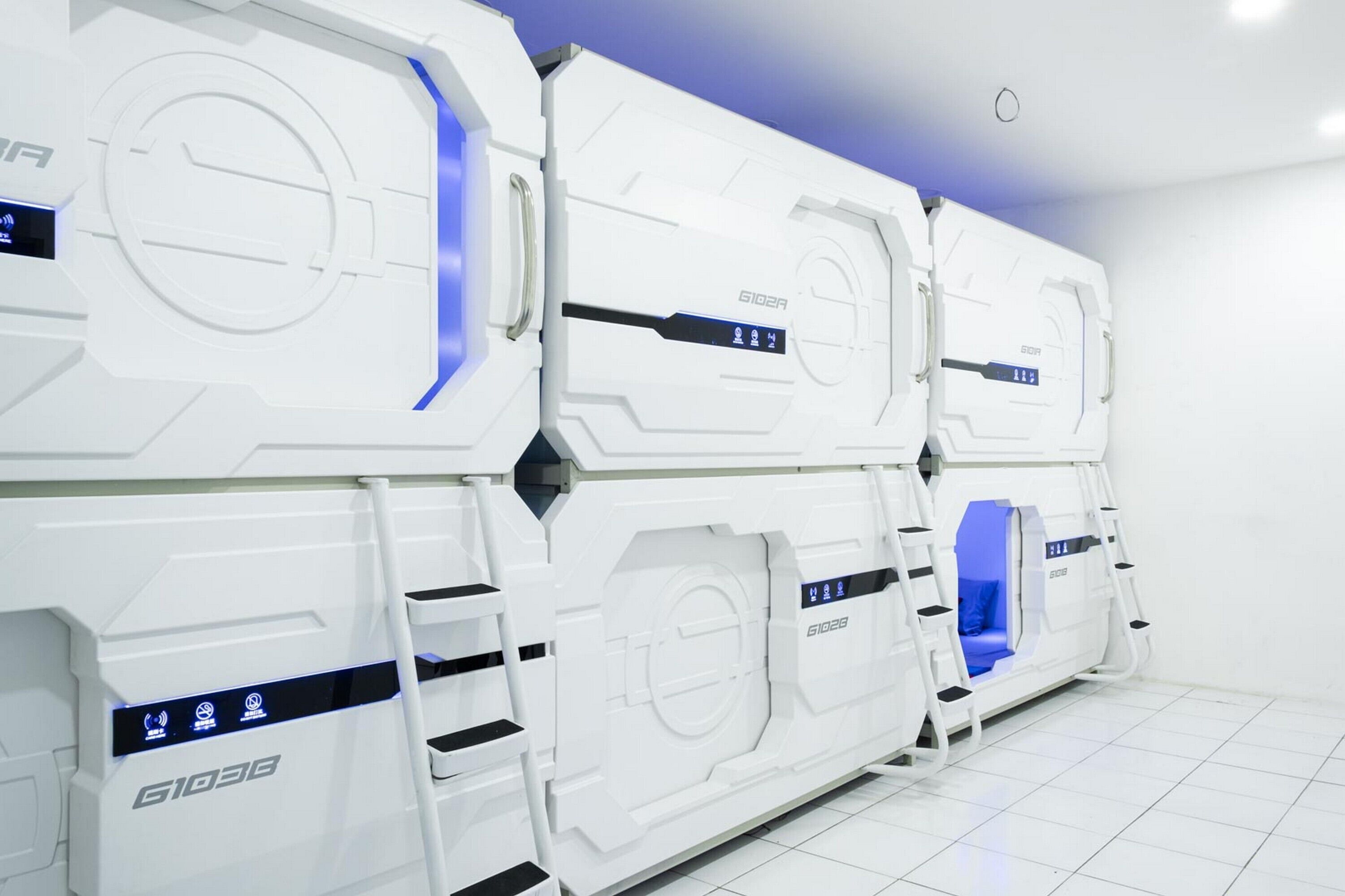 My Capsule Hotel by RedDoorz