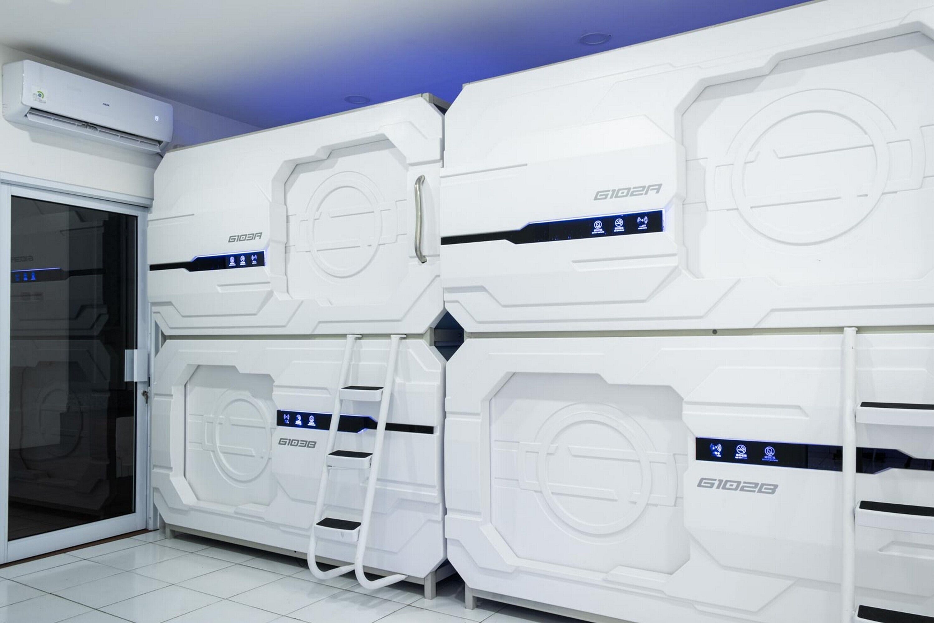 My Capsule Hotel by RedDoorz