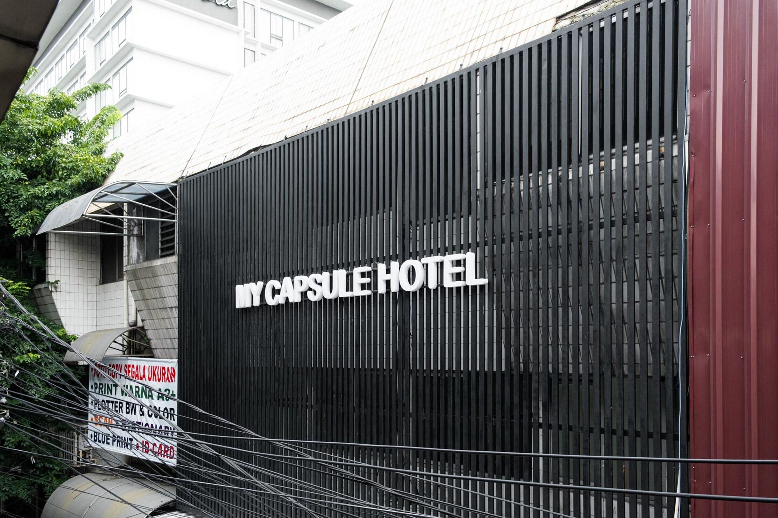 My Capsule Hotel by RedDoorz