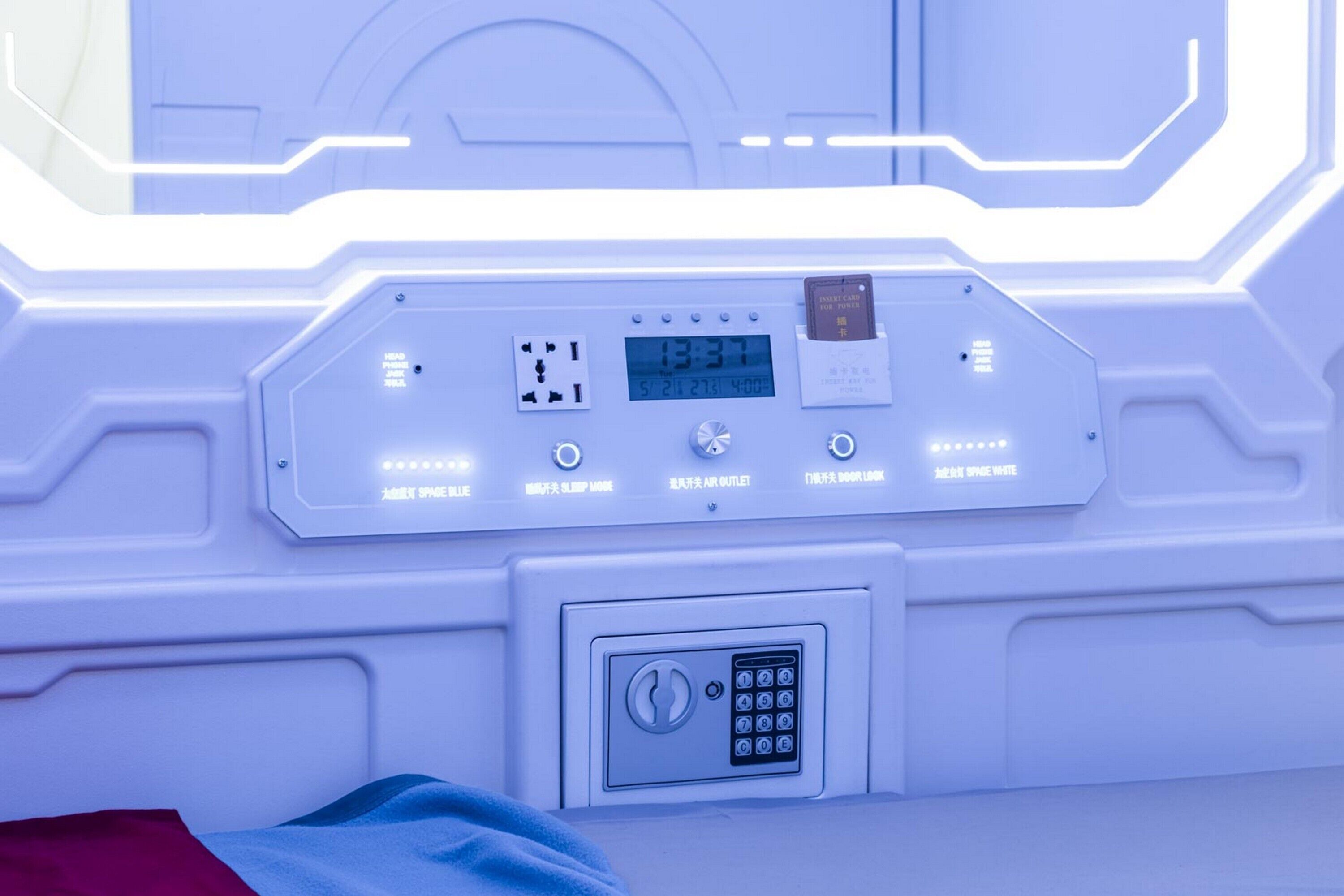 My Capsule Hotel by RedDoorz