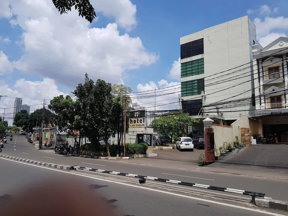 N1 Hotel
