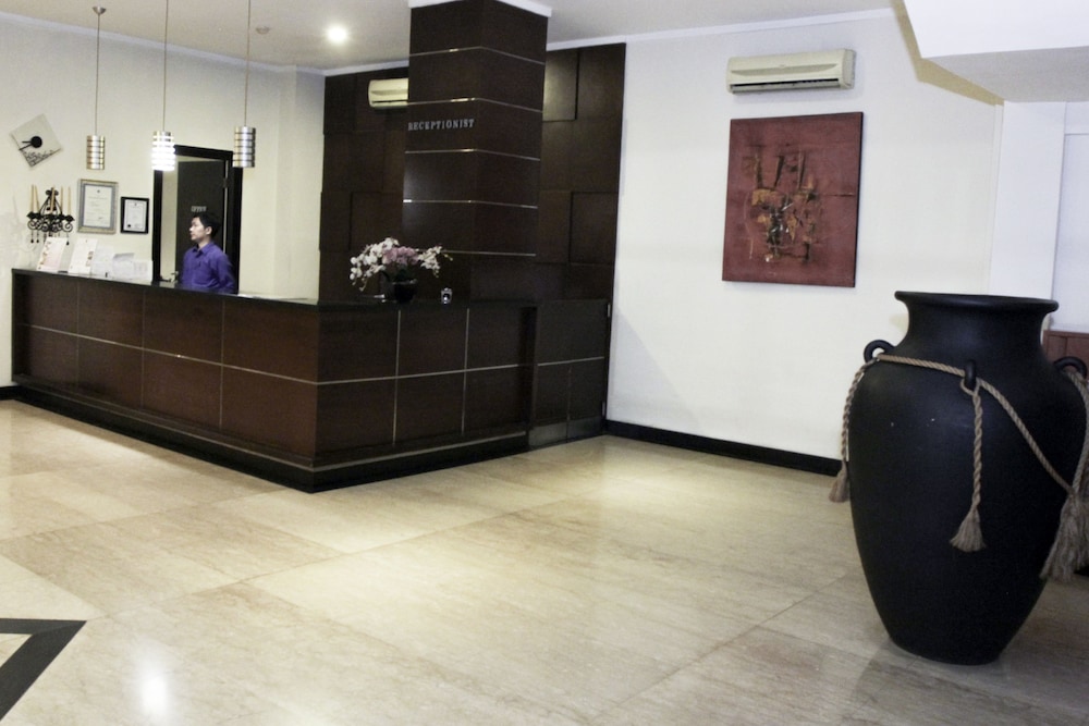 N1 Hotel